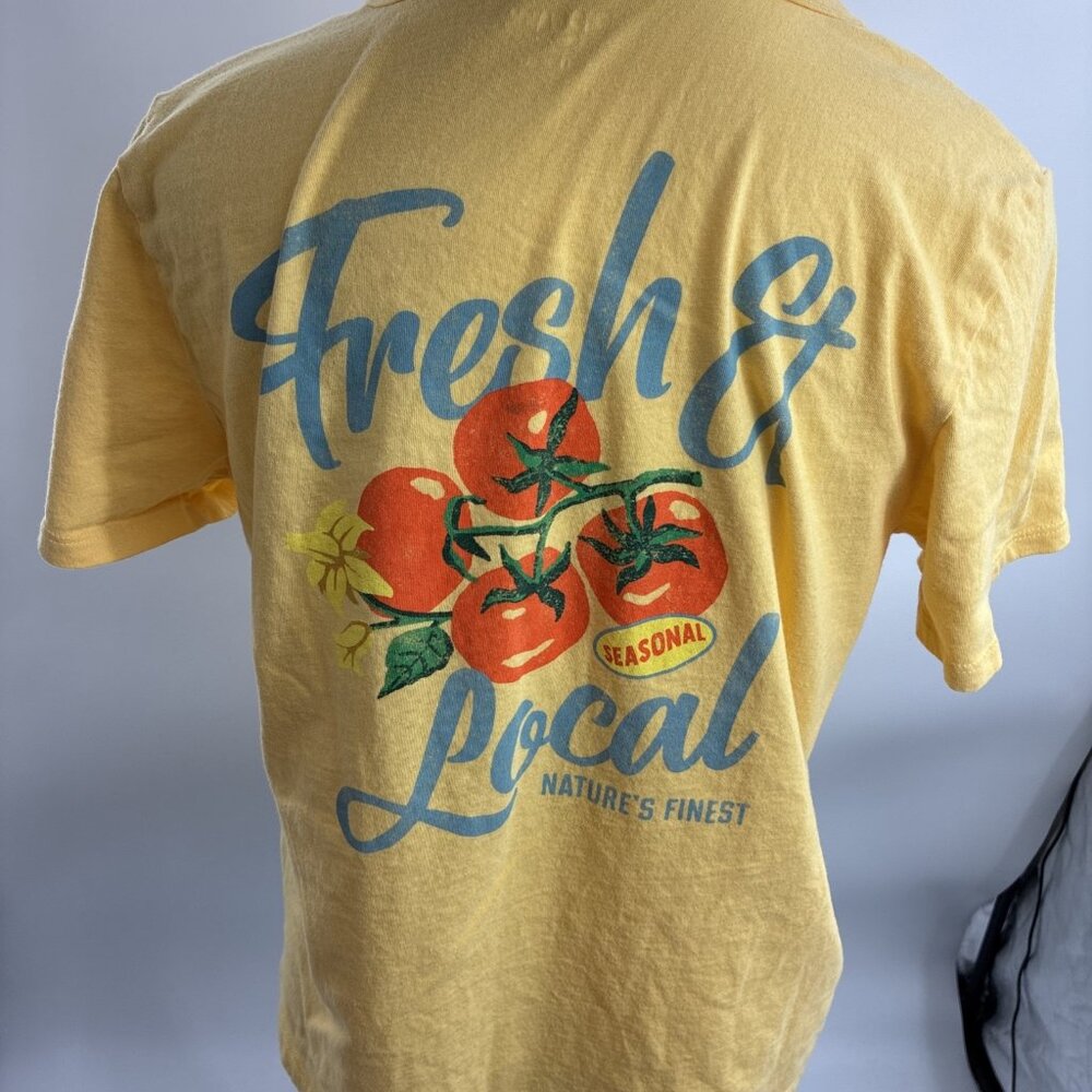 Old Navy Womens T Shirt Fresh Local Graphic Tomato Print Front Back Yellow M - Picture 5 of 7